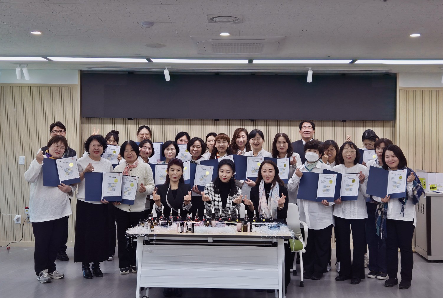 유원대학교, 충북RISE ‘감성 조향 마스터 과정’ 수료식 개최